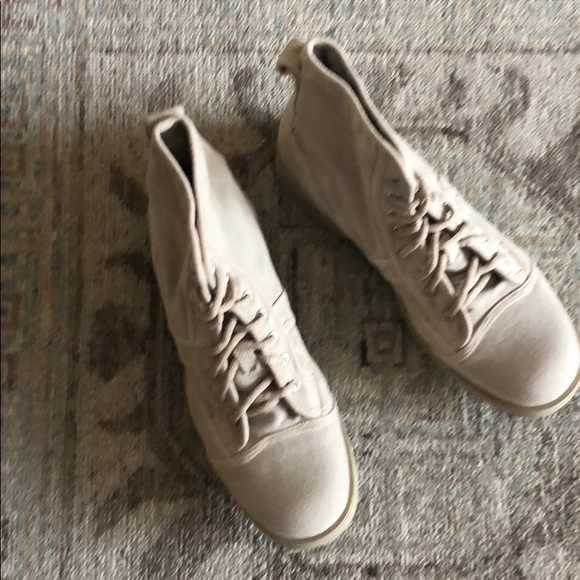 OXS Beige Boots